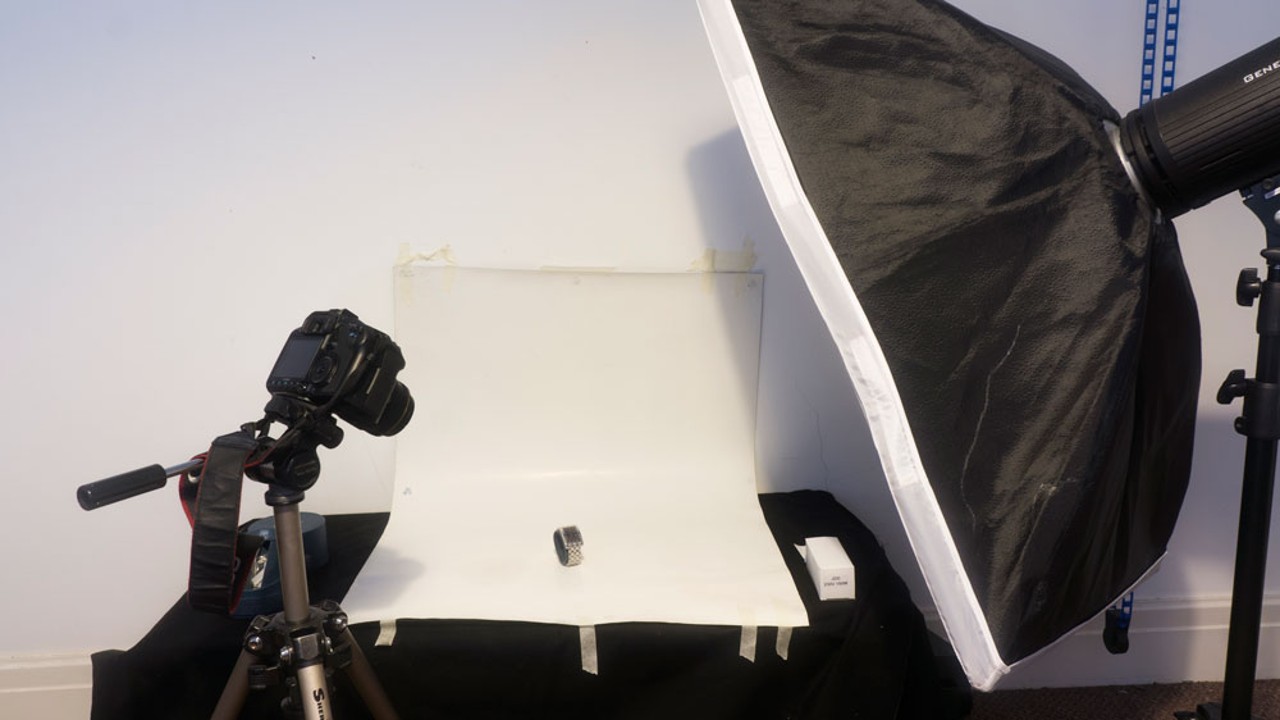 The Step-by-Step Guide on How to Shoot Reflective Products: Mastering Product Photography 01